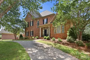 4701 Pebble Lake Dr, Pfafftown, NC 27040 - Photo 2
