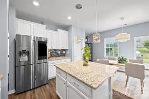 2022 Napa Valley Dr, Waxhaw, NC 28173 - Photo 8