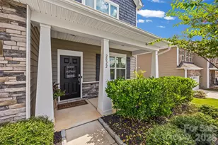 2022 Napa Valley Dr, Waxhaw, NC 28173 - Photo 2