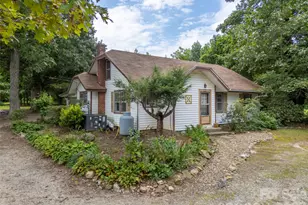 375 E King St, East Flat Rock, NC 28726 - Photo 4