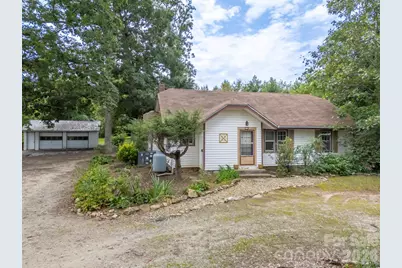 375 E King Street, East Flat Rock, NC 28726 - Photo 2