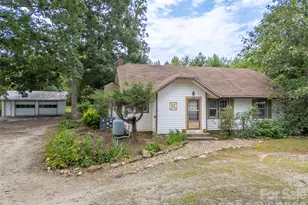 375 E King St, East Flat Rock, NC 28726 - Photo 2