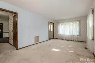 211 Ginseng Ln, Hendersonville, NC 28791 - Photo 18