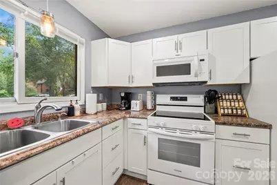 15 N Garden Court, Fletcher, NC 28732 - Photo 12