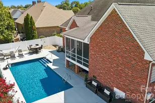 1719 30th Ave Ct NE, Hickory, NC 28601 - Photo 2