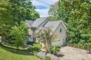 113 Ballantree Dr, Asheville, NC 28803 - Photo 2