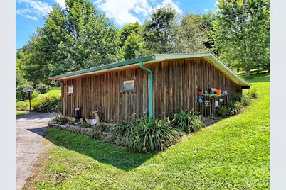 555 Acres View Drive, Waynesville, NC 28786 - Photo 36
