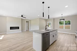 1513 Robin Rd, Newton, NC 28658 - Photo 4