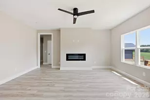 1517 Robin Rd, Newton, NC 28658 - Photo 6