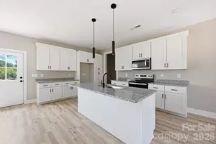 1517 Robin Rd, Newton, NC 28658 - Photo 4