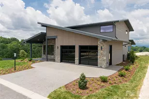 24 S Watchman Dr, Hendersonville, NC 28791 - Photo 4