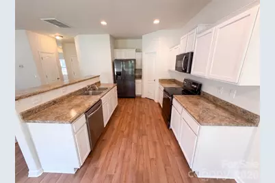 8815 First Run Court, Charlotte, NC 28215 - Photo 2
