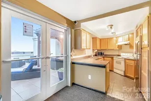 718 W Trade St, Charlotte, NC 28202 - Photo 42