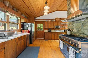 1061 Indian Trl Rd, Mars Hill, NC 28754 - Photo 12