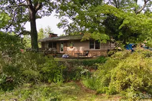 70 Dogwood Dr, Hendersonville, NC 28791 - Photo 2