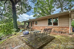 70 Dogwood Dr, Hendersonville, NC 28791 - Photo 1