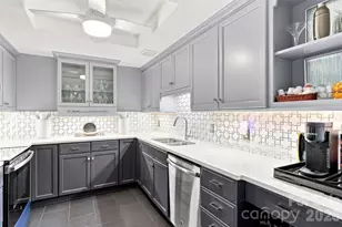 2222 Selwyn Ave, Charlotte, NC 28207 - Photo 12
