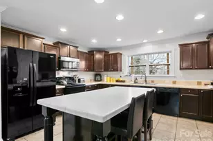 28 Chapel Park Rd, Asheville, NC 28803 - Photo 2