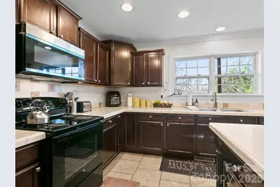 28 Chapel Park Road, Asheville, NC 28803 - Photo 10
