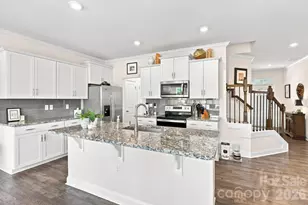 198 Creekview Rd, Hendersonville, NC 28792 - Photo 2