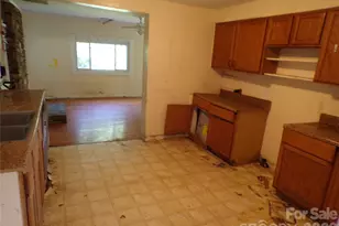 2131 Somerset Dr, Hendersonville, NC 28791 - Photo 18