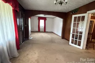 426 Bouchelle St, Morganton, NC 28655 - Photo 6