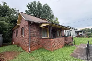 426 Bouchelle St, Morganton, NC 28655 - Photo 2