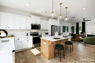 11709 Avocet St, Charlotte, NC 28215 - Photo 4