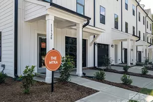 11709 Avocet St, Charlotte, NC 28215 - Photo 2