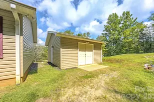 163 Meadowbrook Ln, Marion, NC 28752 - Photo 4