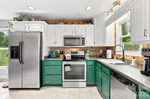 260 Justice Ridge Rd, Candler, NC 28715 - Photo 6