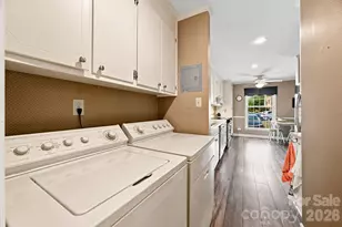 6836 Dumbarton Dr, Charlotte, NC 28210 - Photo 10