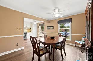 6836 Dumbarton Dr, Charlotte, NC 28210 - Photo 4