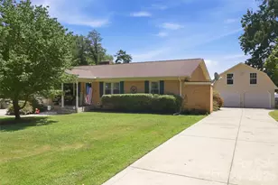 724 Hillcrest Dr, Bessemer City, NC 28016 - Photo 2