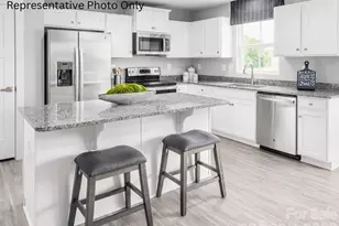 906 Pemberley St, Lancaster, SC 29720 - Photo 2