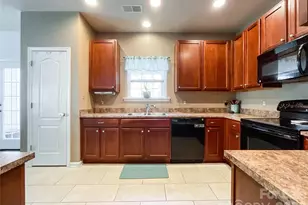 1033 Mountain Laurel Ct, Matthews, NC 28104 - Photo 12