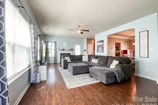 1033 Mountain Laurel Ct, Matthews, NC 28104 - Photo 6