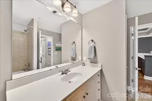 300 W 5th St, Charlotte, NC 28202 - Photo 24
