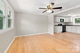 1021 S Caldwell Ave, Newton, NC 28658 - Photo 6