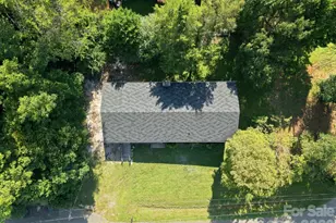1021 S Caldwell Ave, Newton, NC 28658 - Photo 34