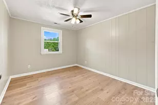 1021 S Caldwell Ave, Newton, NC 28658 - Photo 14