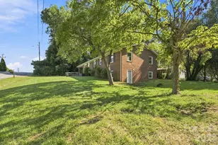 1021 S Caldwell Ave, Newton, NC 28658 - Photo 30
