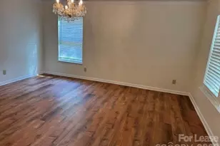 8428 Panglemont Drive, Charlotte, NC 28269 - Photo 6