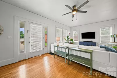610 Hawthorne Lane, Charlotte, NC 28204 - Photo 2