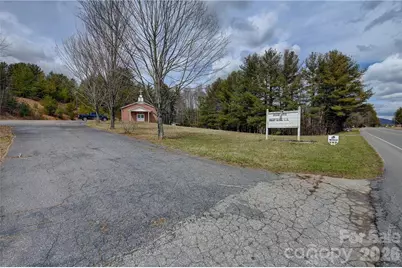 12348 US Hwy 19 Highway E, Spruce Pine, NC 28777 - Photo 4