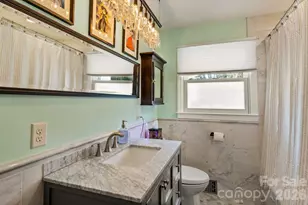 2 Bevlyn Dr, Asheville, NC 28803 - Photo 18
