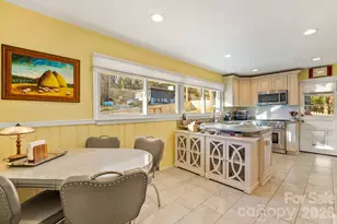 2 Bevlyn Dr, Asheville, NC 28803 - Photo 14