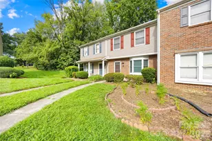 8426 Rust Wood Pl, Charlotte, NC 28227 - Photo 2
