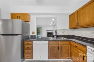 8426 Rust Wood Pl, Charlotte, NC 28227 - Photo 6