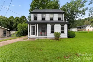 131 Spencer St, Clyde, NC 28721 - Photo 2
